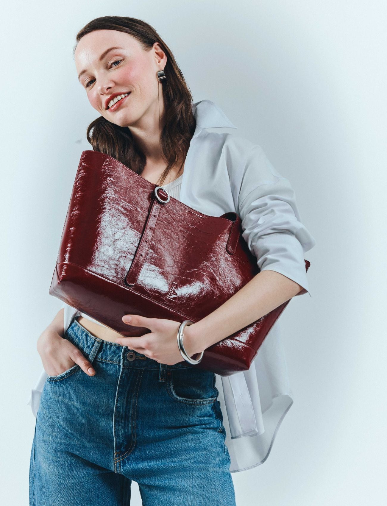 LE CABAS : CUIR VERNI BURGUNDY