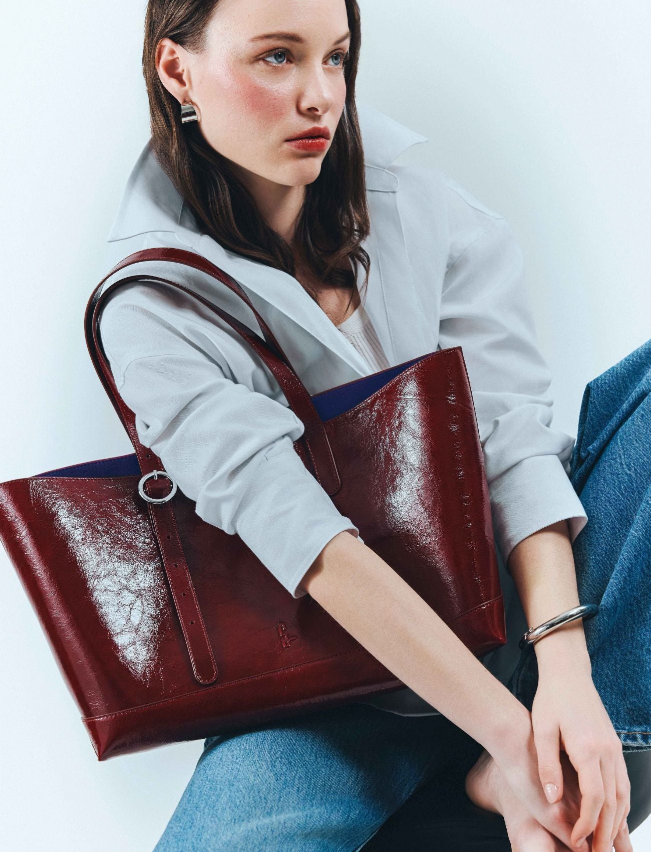 LE CABAS : CUIR VERNI BURGUNDY