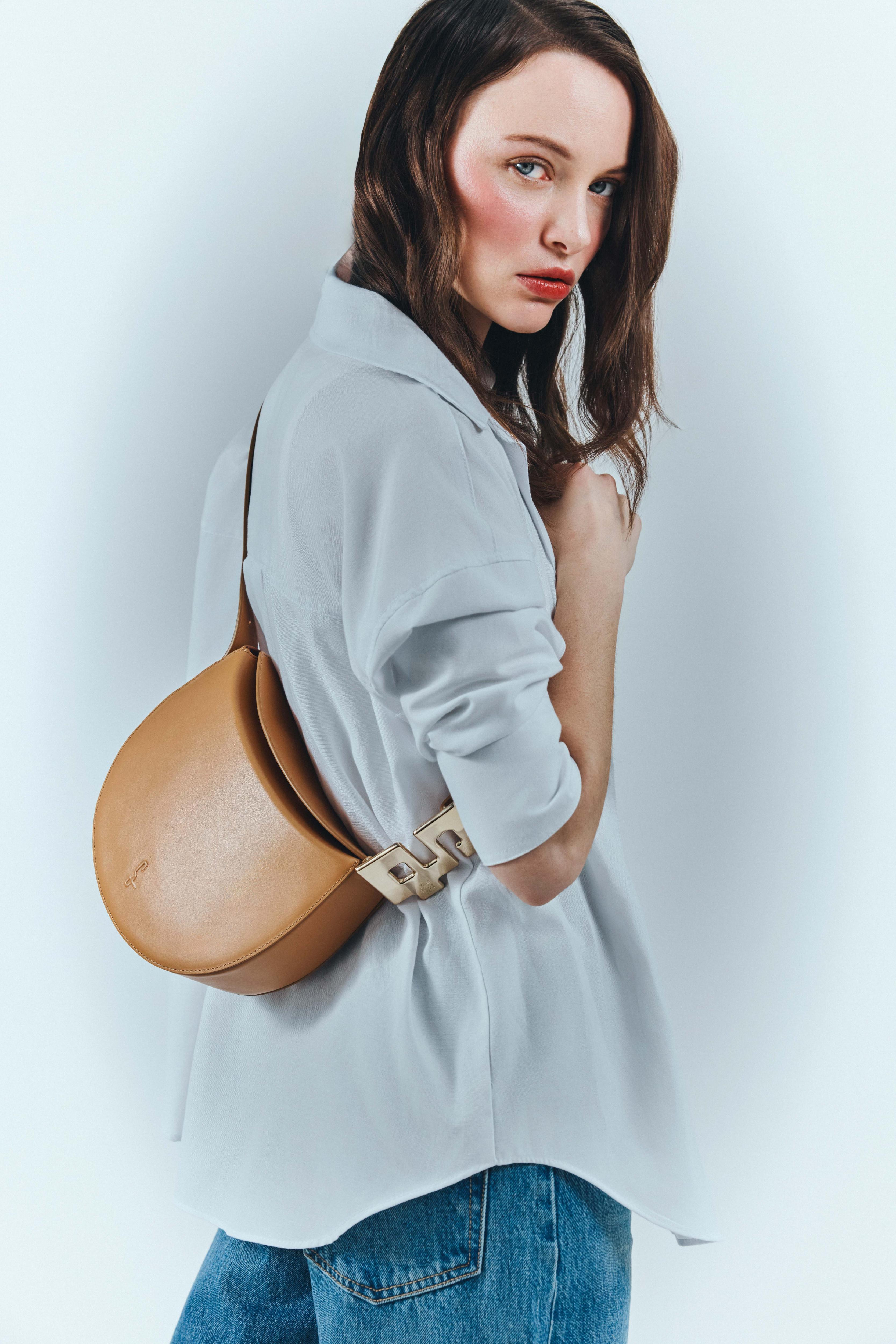THE CITYLOVE: camel leather
